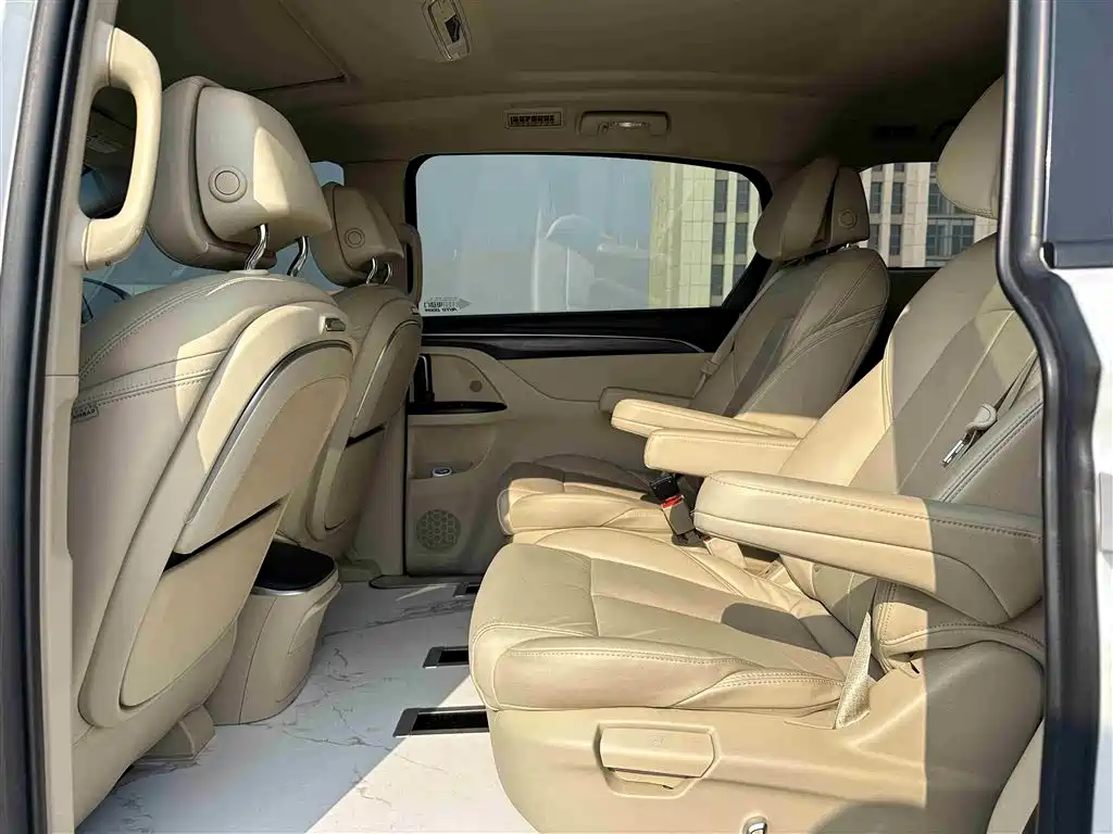 Buick GL8 2023 ES Lu Zun Exclusive Model купить на сайте DeffCars
