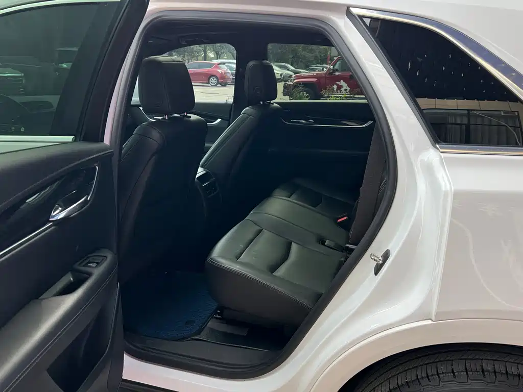 Cadillac XT5 2022 2.0T two-wheel drive luxury model купить на сайте DeffCars