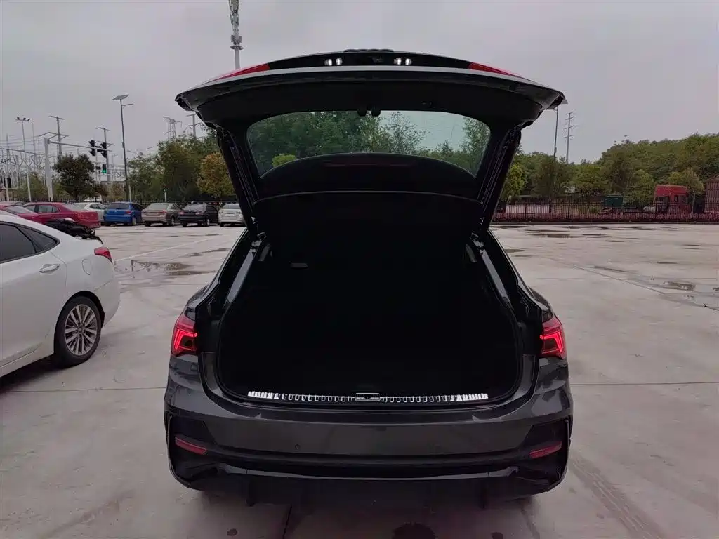 Audi Q3 Sportback 2023 40 TFSI Fashion купить на сайте DeffCars