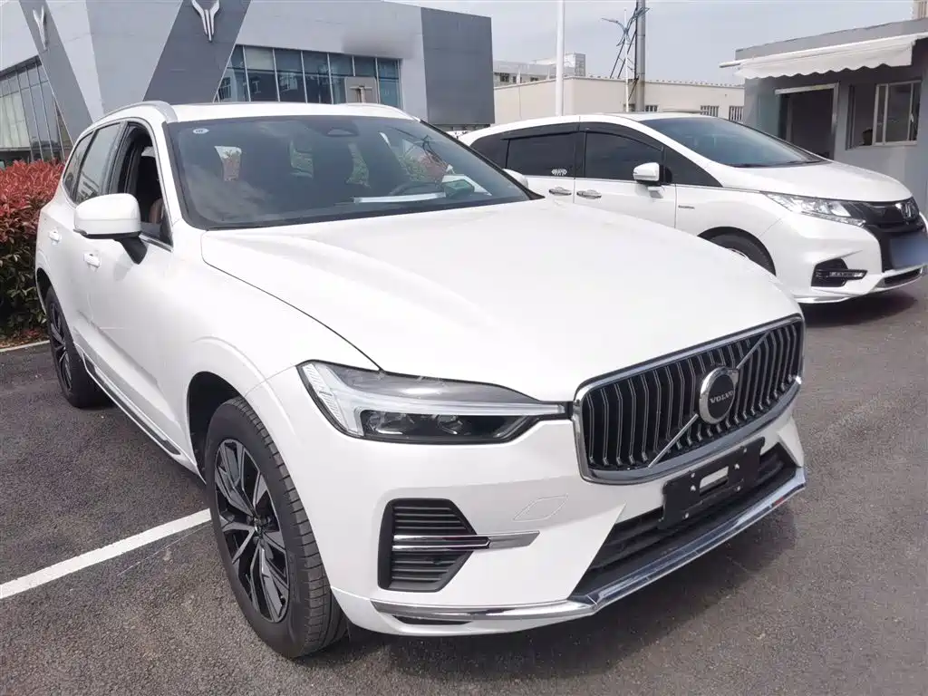 Volvo XC60 2025 B5 four-wheel drive Zhiyuan luxury version купить на сайте DeffCars