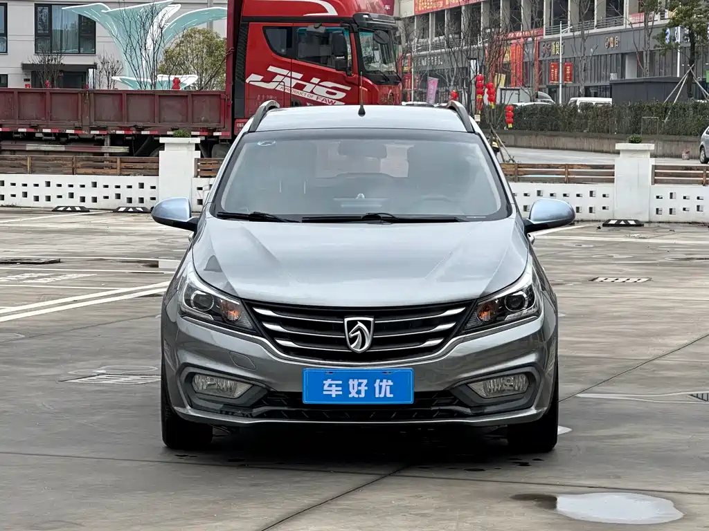 Baojun 310W 2017 1.5L Manual Comfort Type National V купить на сайте DeffCars