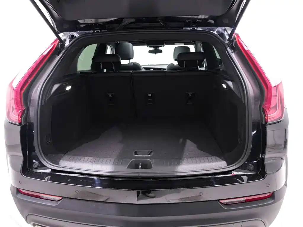 Cadillac XT4 2022 28T two-wheel drive fashion model купить на сайте DeffCars