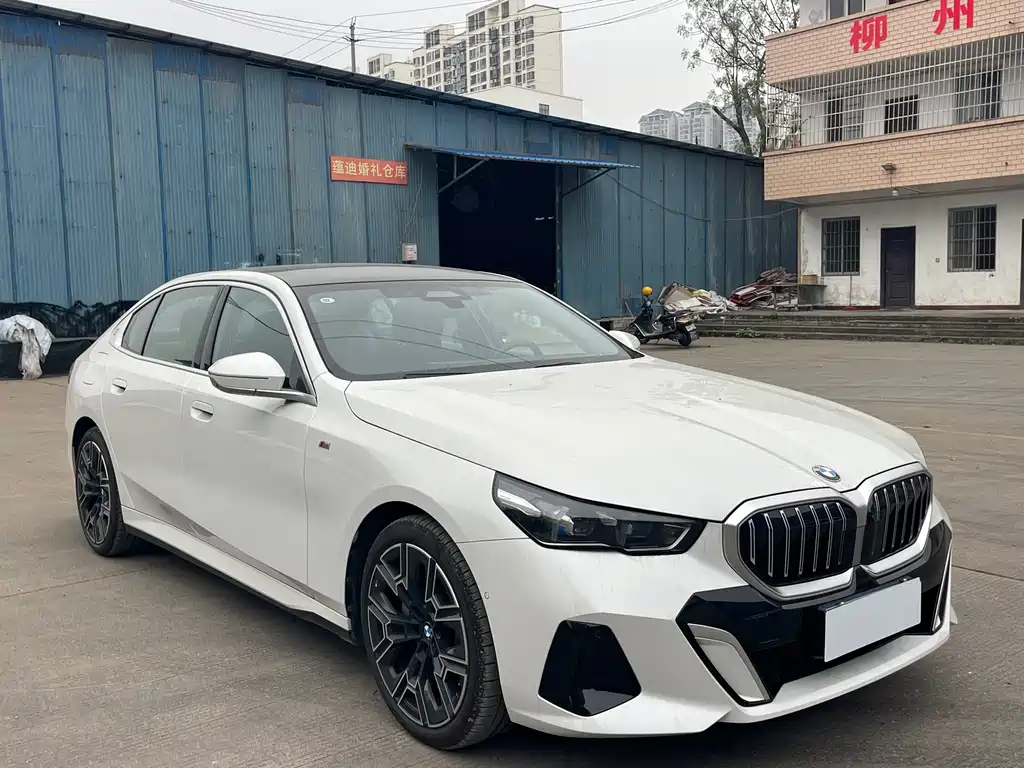 BMW 5 Series 2025 530Li Exclusive M Sports Package купить на сайте DeffCars