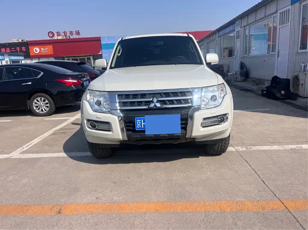 Pajero imported 2016 3.0L automatic standard version National V купить на сайте DeffCars