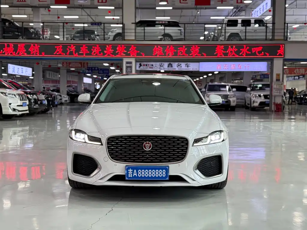 Jaguar XFL 2025 2.0T P250 two-wheel drive exclusive luxury version купить на сайте DeffCars
