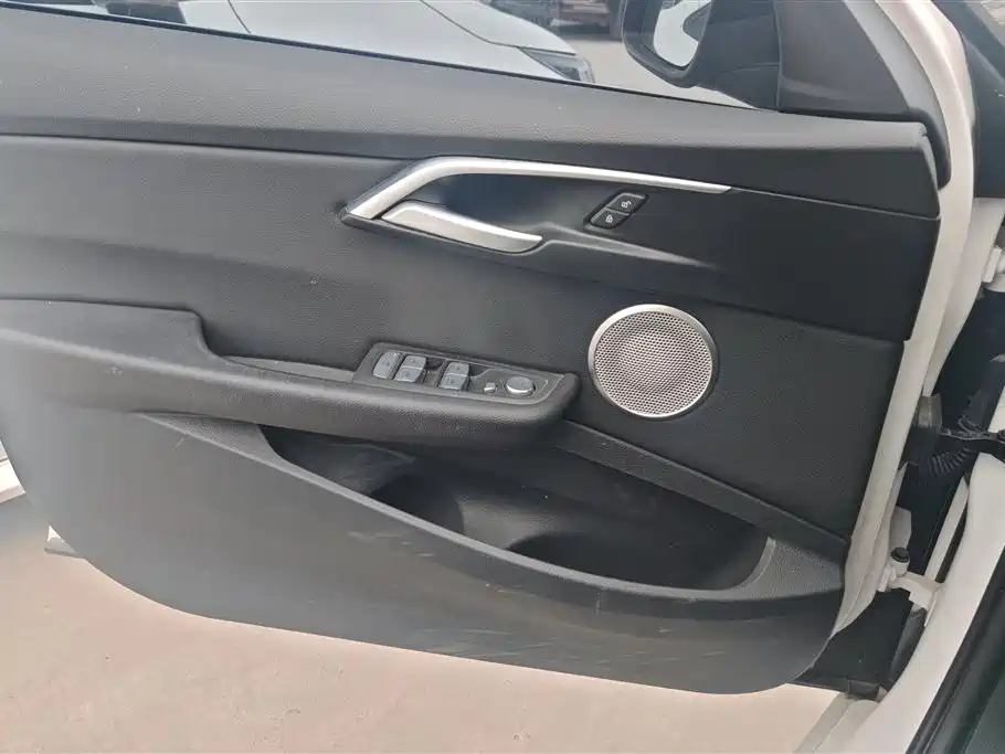 BMW 1 Series 2021 facelift 120i M sports version купить на сайте DeffCars