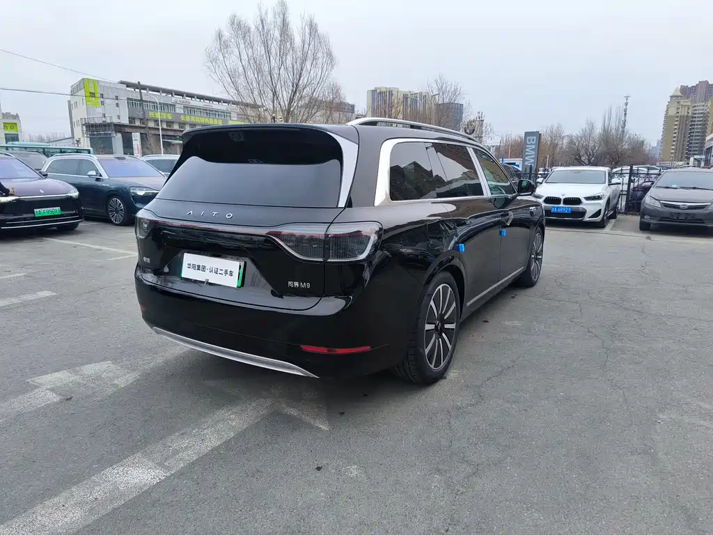 Wenjie M9 2025 extended range Max version 52kWh 6-seater version (192-line lidar) купить на сайте DeffCars
