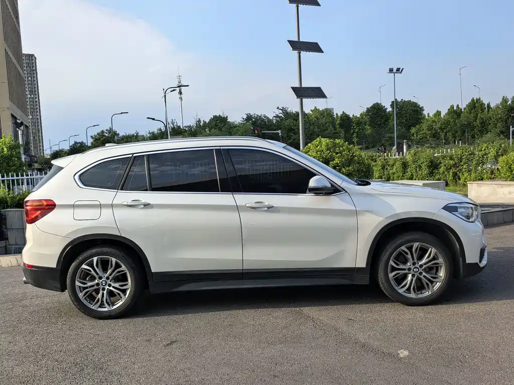 BMW X1 2019 sDrive20Li leading model купить на сайте DeffCars