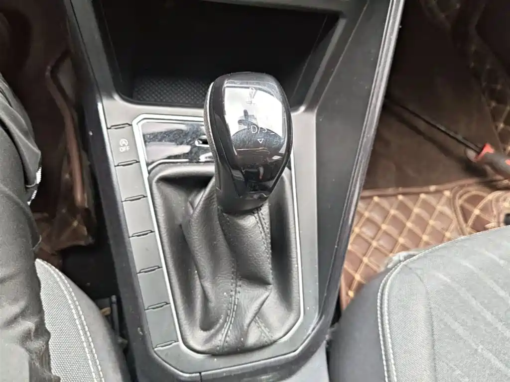 Lavida 2023 Xinrui 1.5L Automatic Xinyi Edition купить на сайте DeffCars