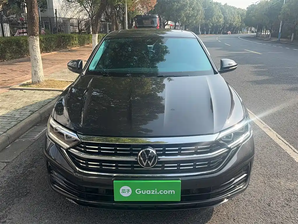 Sagitar 2025 300TSI DSG Excellence Edition купить на сайте DeffCars