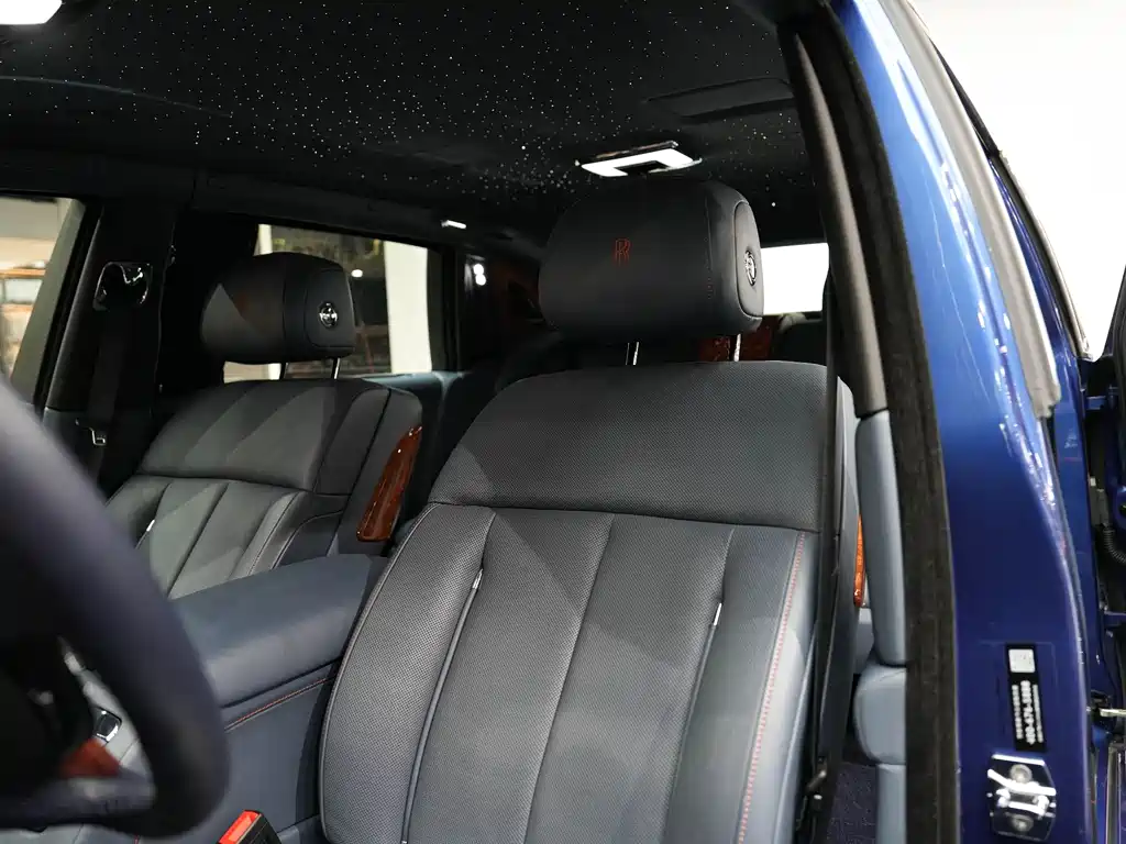 Phantom 2018 6.7T long wheelbase version купить на сайте DeffCars