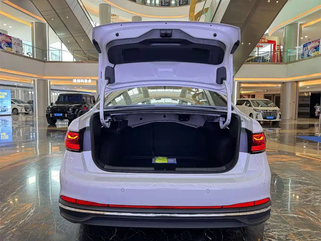 Sagitar 2025 facelift 300TSI DSG flyover version купить на сайте DeffCars