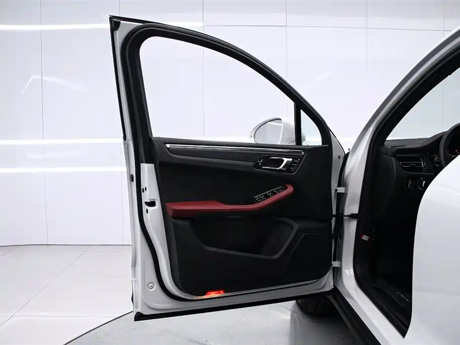 Macan 2025 Macan 2.0T Dream Edition купить на сайте DeffCars