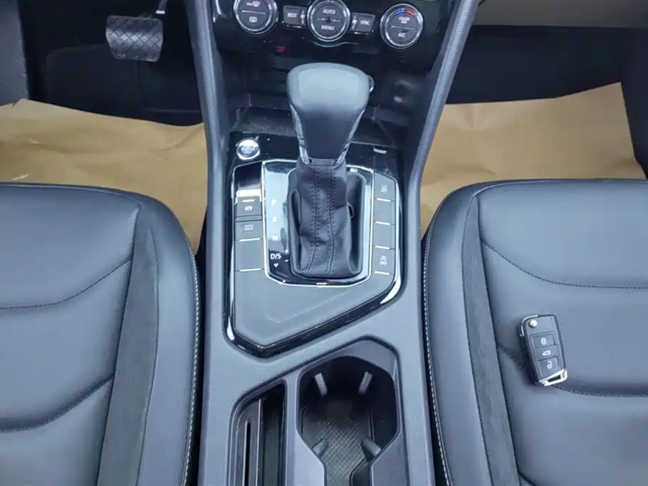 Tiguan L 2019 330TSI automatic two-wheel drive panoramic comfort version National VI купить на сайте DeffCars