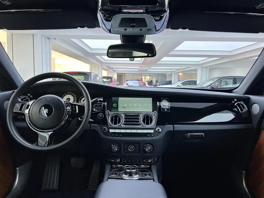 Phantom 2013 6.6T standard model купить на сайте DeffCars