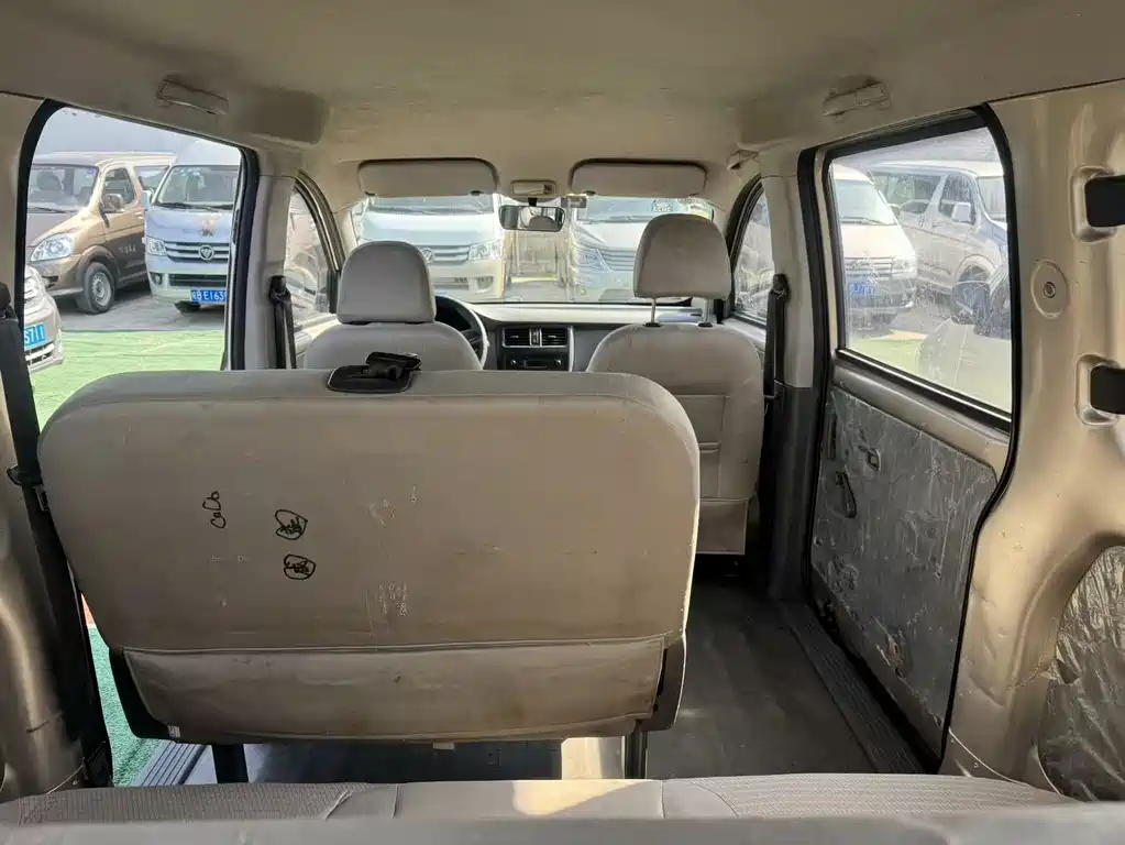 Wuling Rongguang V 2016 1.5L standard model купить на сайте DeffCars
