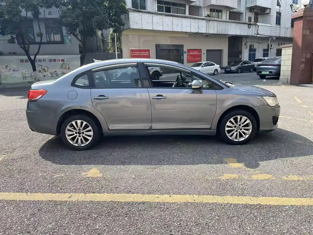 Sega (C-Quatre) 2013 Three-Car 1.6L Manual Style купить на сайте DeffCars