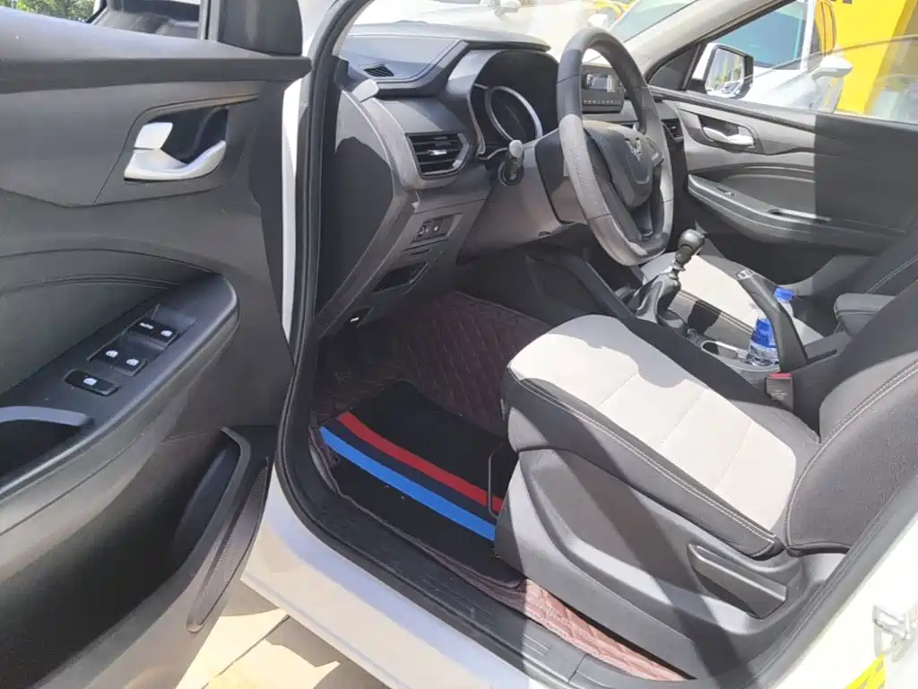 Hongguang S3 2019 1.5L Manual Standard Type National VI купить на сайте DeffCars