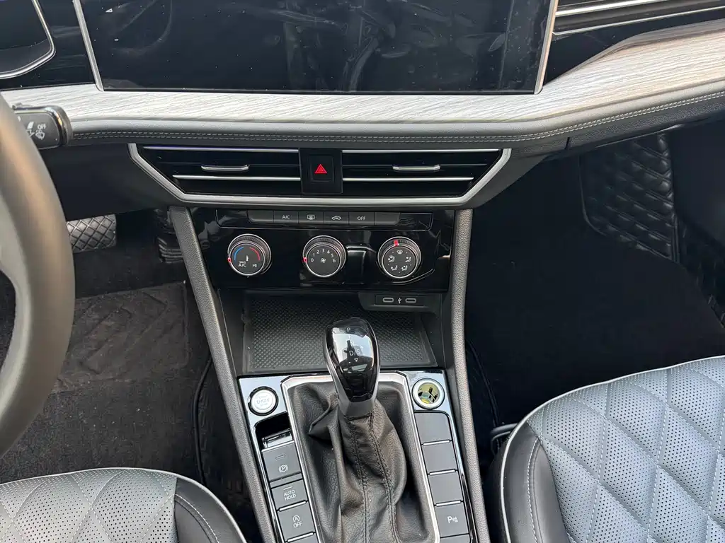 Sagitar 2024 300TSI DSG Super Edition купить на сайте DeffCars