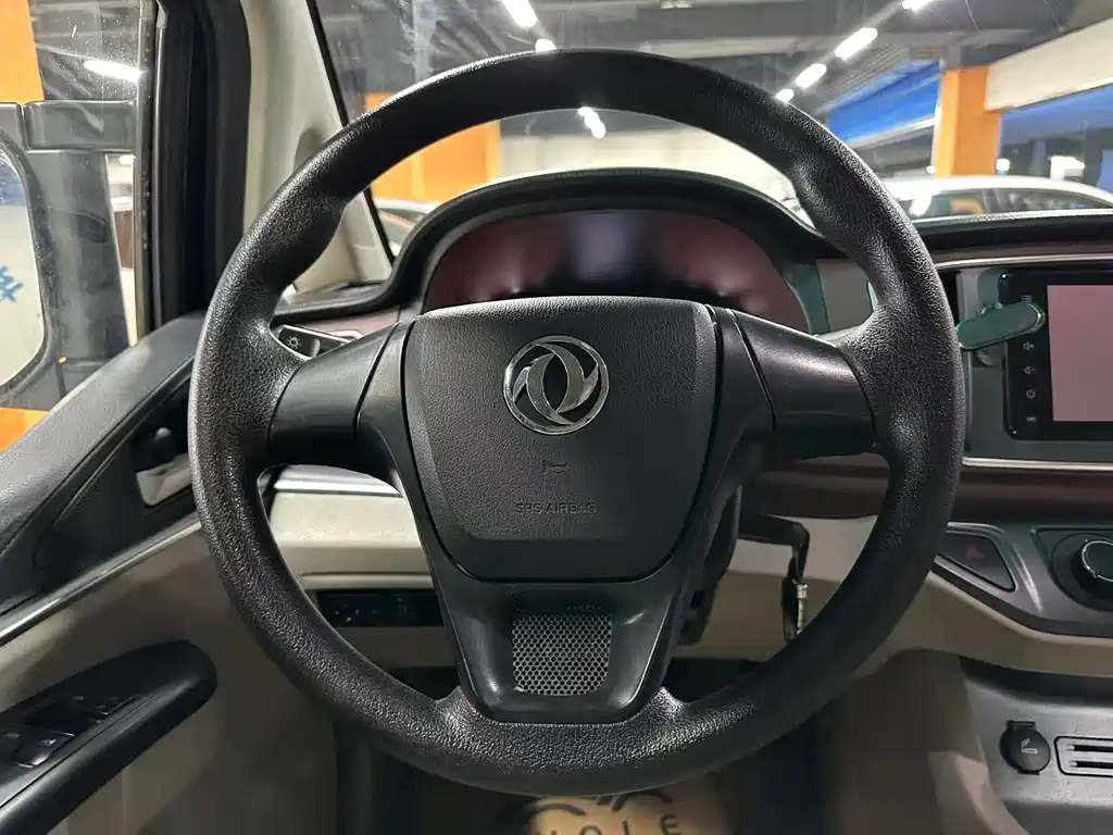 Lingzhi 2018 M5L 1.6L 7-seater luxury model купить на сайте DeffCars