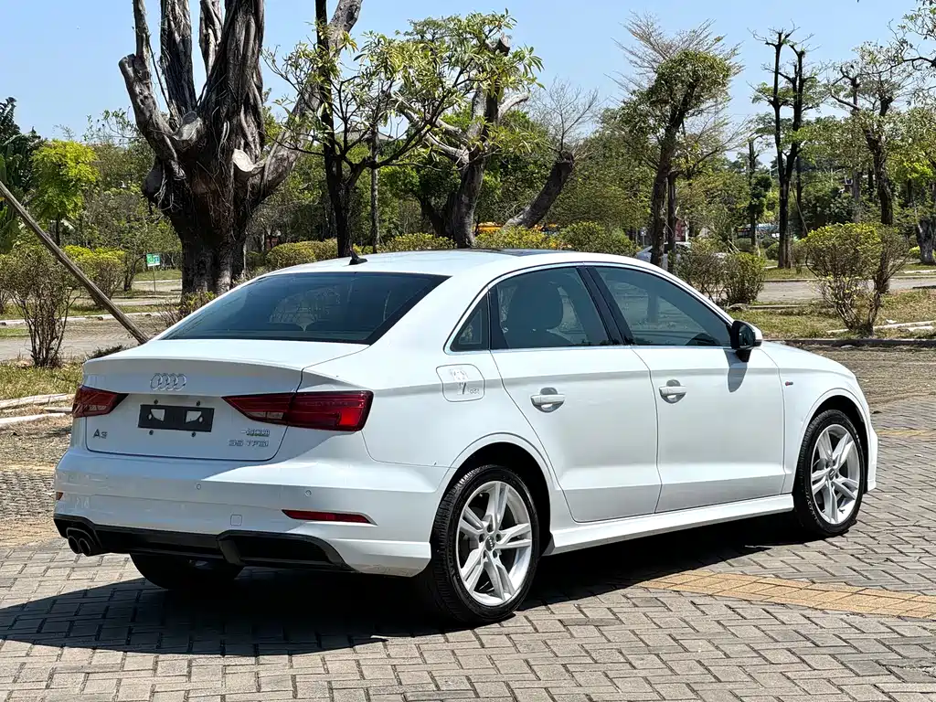 Audi A3 2019 Limousine 35 TFSI Fashion Type National VI купить на сайте DeffCars