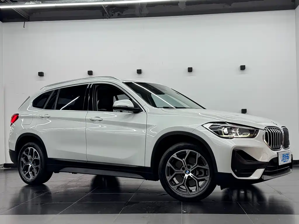 BMW X1 2022 sDrive25Li Leading Model купить на сайте DeffCars