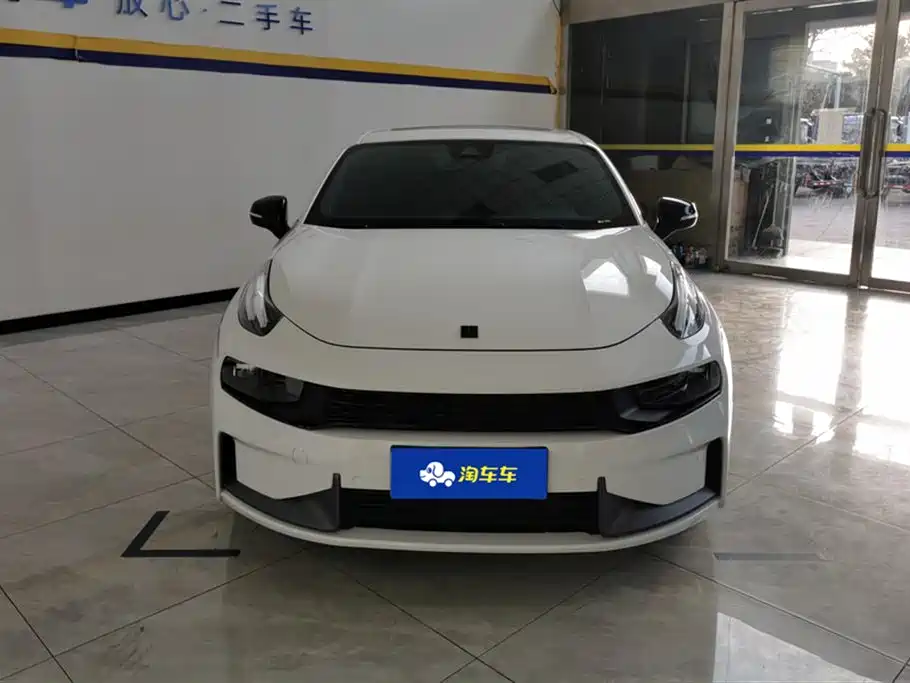 Lynk & Co 03 2022 1.5TD DCT Pro купить на сайте DeffCars