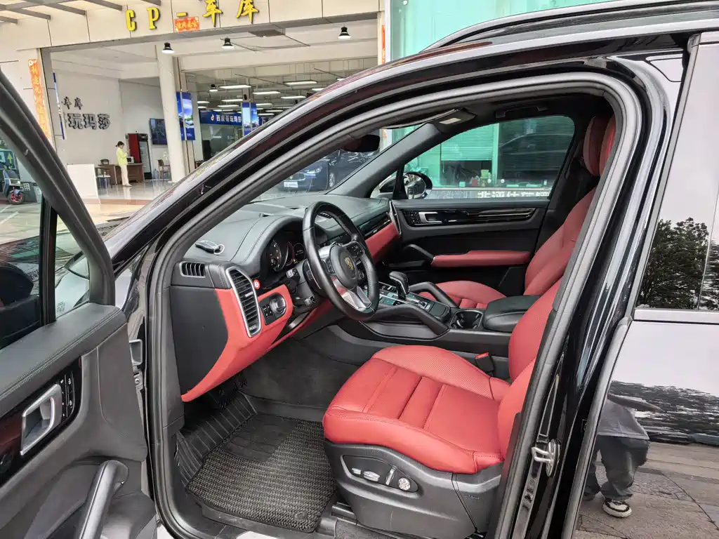 Cayenne New Energy 2021 Cayenne E-Hybrid 2.0T купить на сайте DeffCars