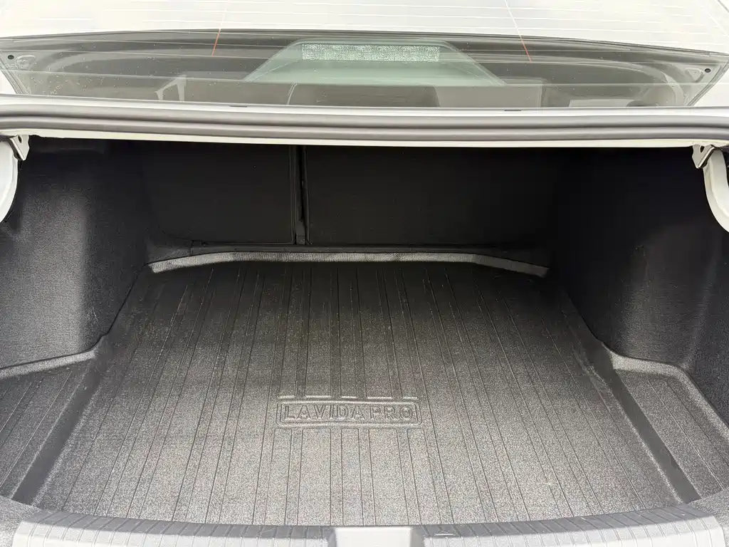 Lavida 2026 1.5L automatic 5 million version купить на сайте DeffCars