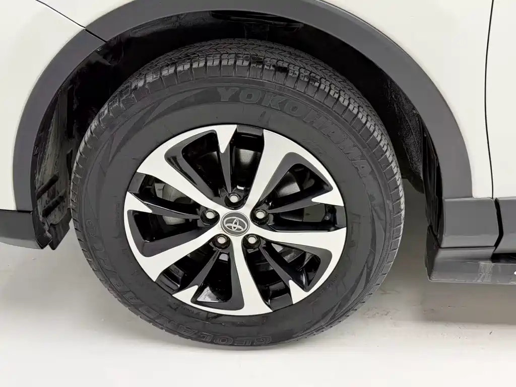 RAV4 Rongfang 2016 2.0L CVT two-wheel drive fashion version National V купить на сайте DeffCars