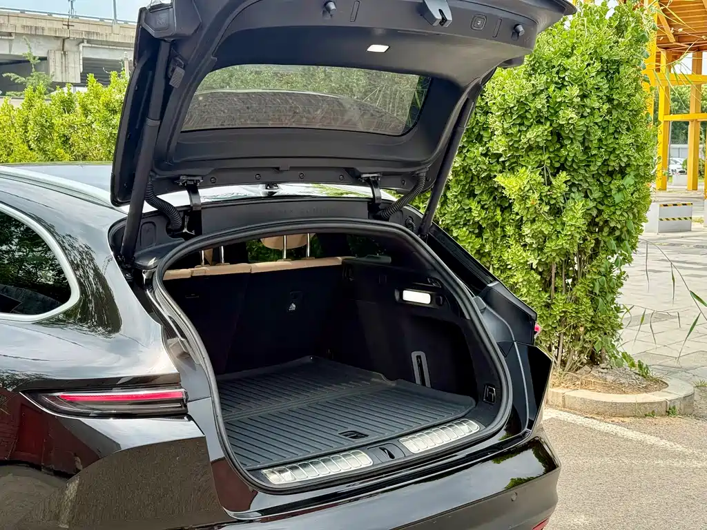 NIO ET5T 2024 75kWh Touring купить на сайте DeffCars