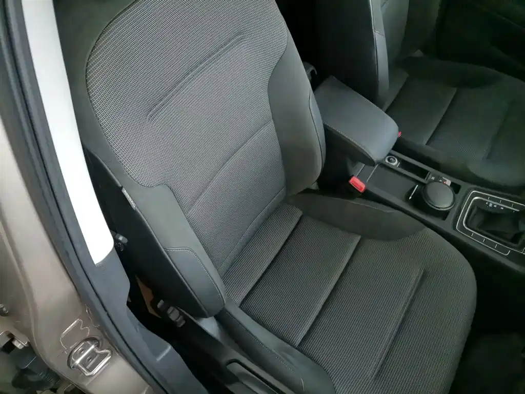 Golf 2019 1.6L automatic comfort model National V купить на сайте DeffCars