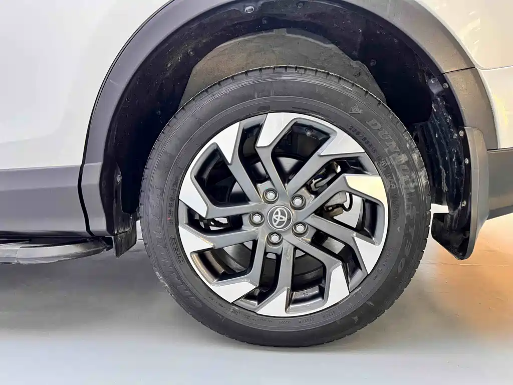RAV4 Rongfang 2018 2.5L automatic four-wheel drive Elite i version купить на сайте DeffCars