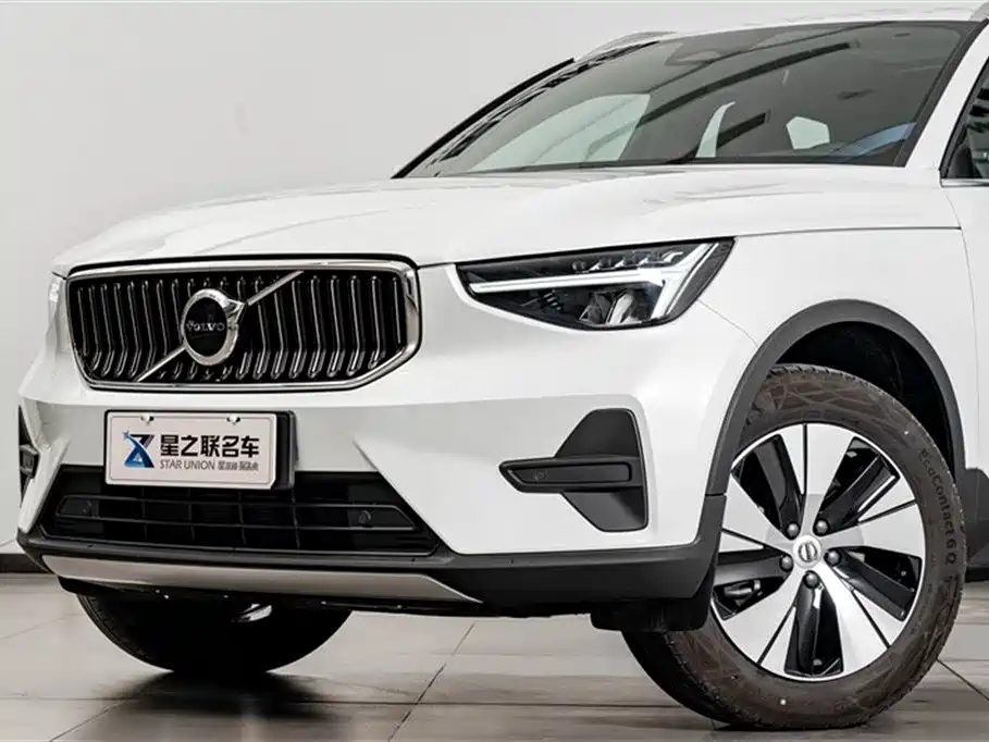 Volvo XC40 2025 B3 Zhiyuan Luxury Edition купить на сайте DeffCars