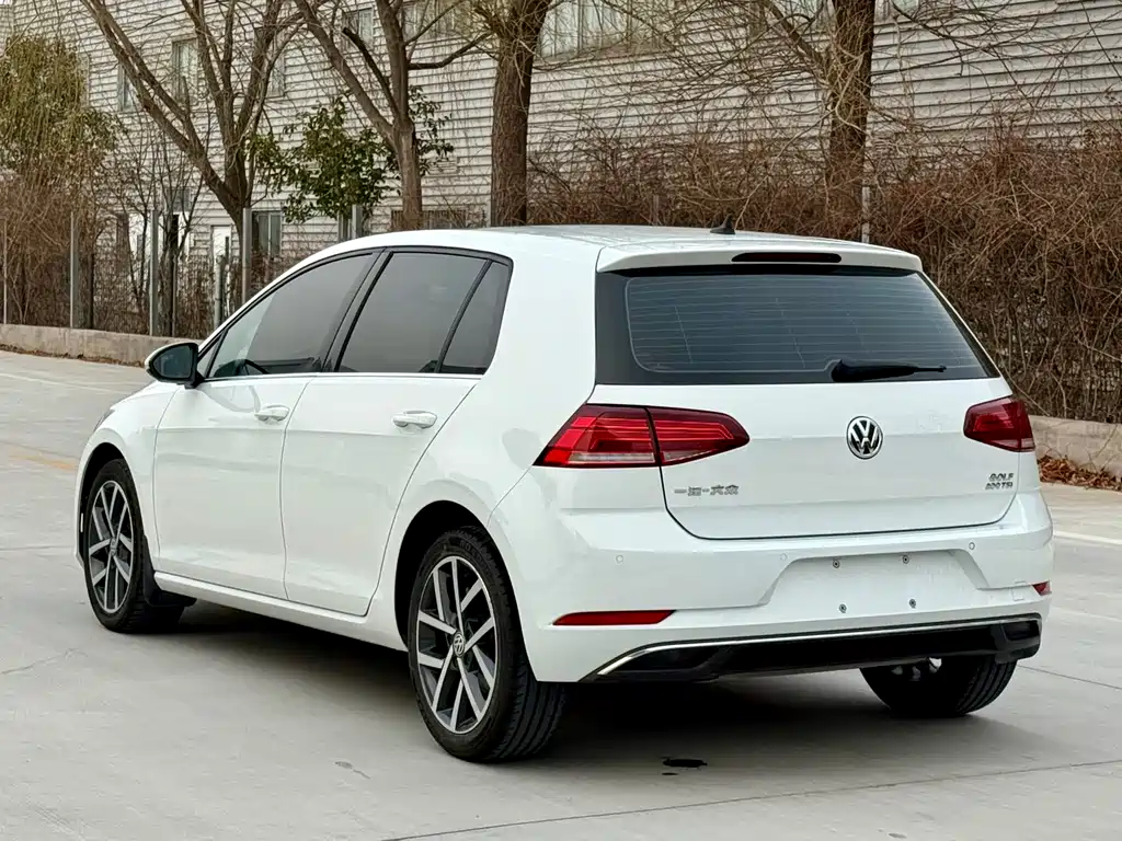 Golf 2020 Beloved Edition 200TSI DSG Comfort Type купить на сайте DeffCars