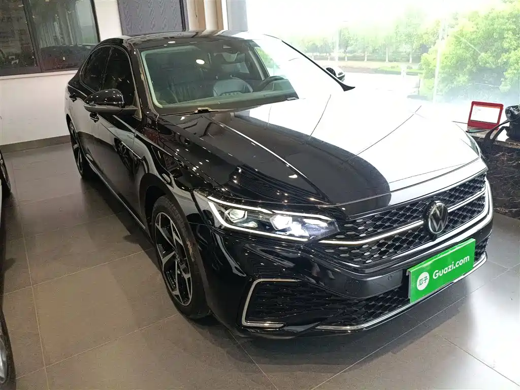 Passat 2023 330TSI Starry Sky Deluxe Edition купить на сайте DeffCars