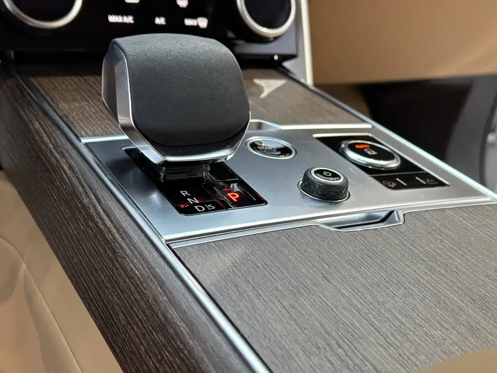 Range Rover 2023 3.0 L6 400PS Seven-seater Extended Edition купить на сайте DeffCars