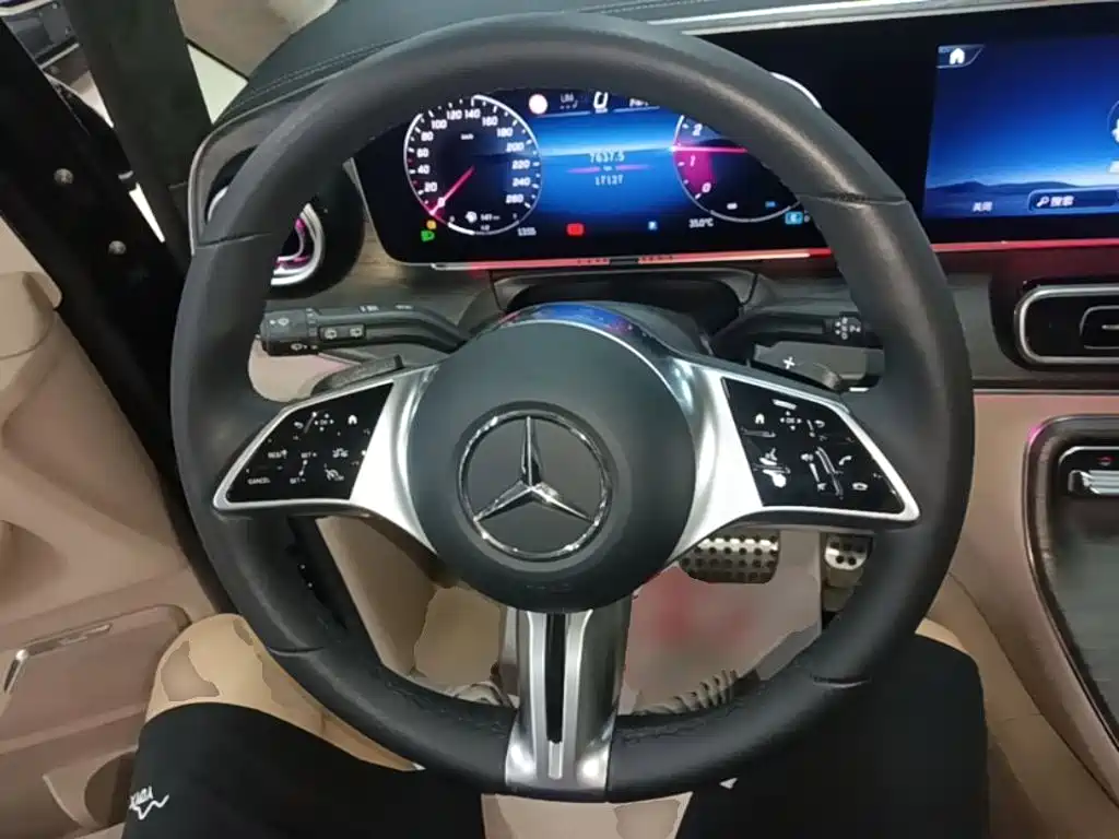 Mercedes V-Class 2024 V300 Premium Edition купить на сайте DeffCars