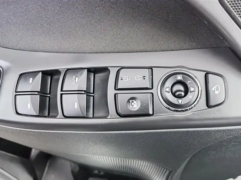 Langdong 2016 1.6L manual premium model купить на сайте DeffCars