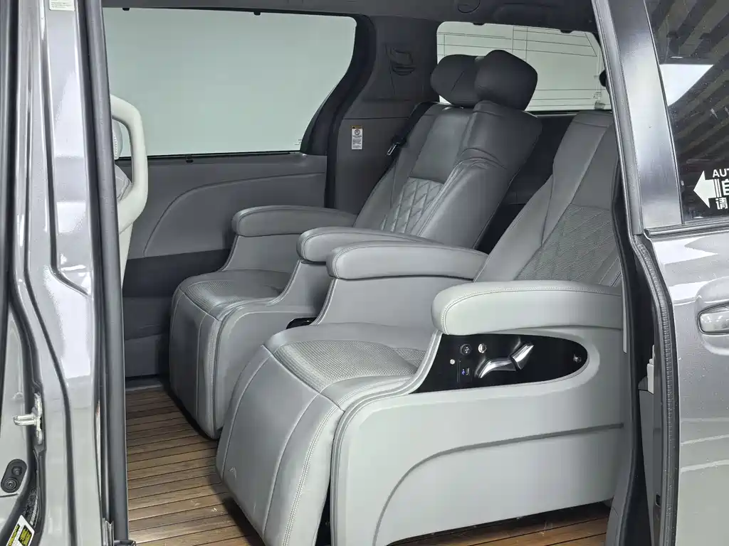 SIENNA 2015 3.5L 2WD L купить на сайте DeffCars