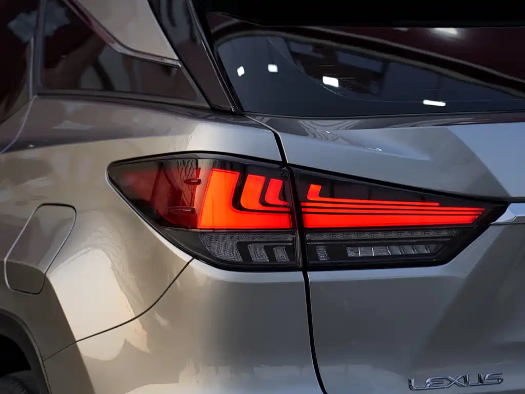 Lexus RX 2020 facelift 300 two-wheel drive comfort version купить на сайте DeffCars