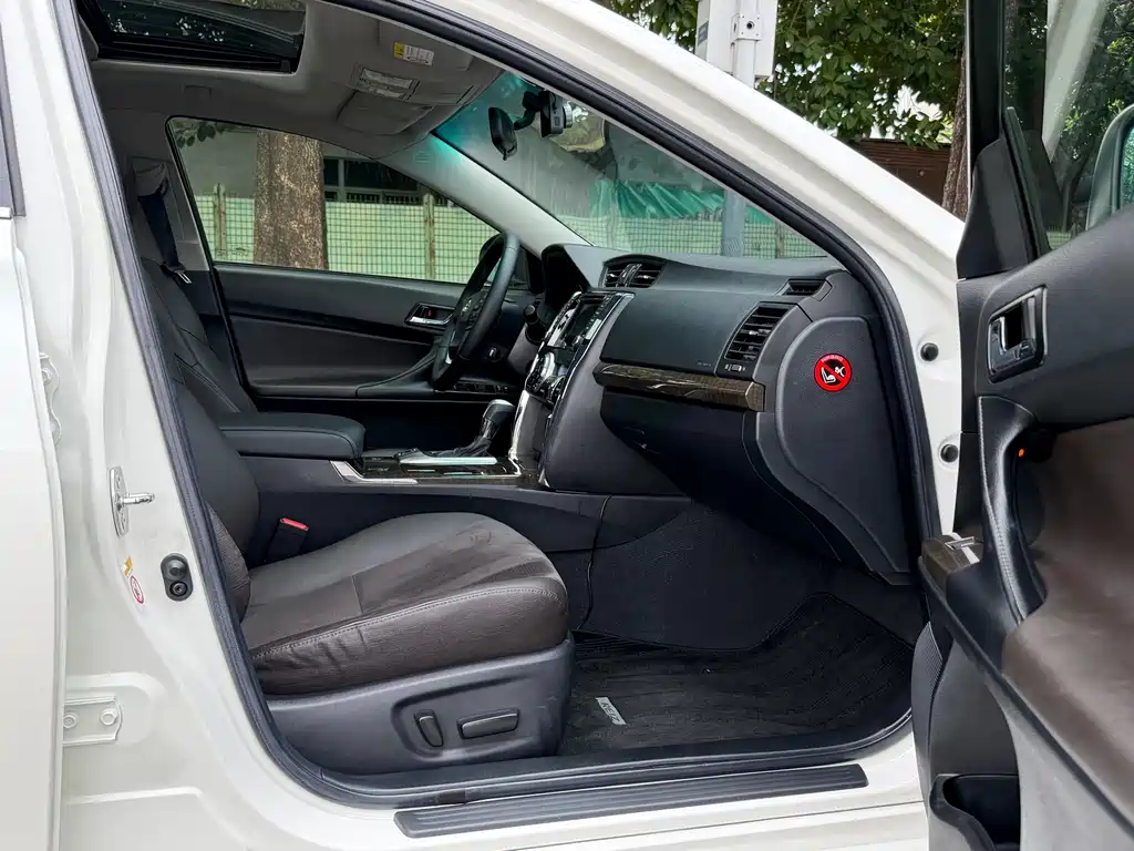 Ruizhi 2013 2.5V Sungrui Navigation Edition купить на сайте DeffCars