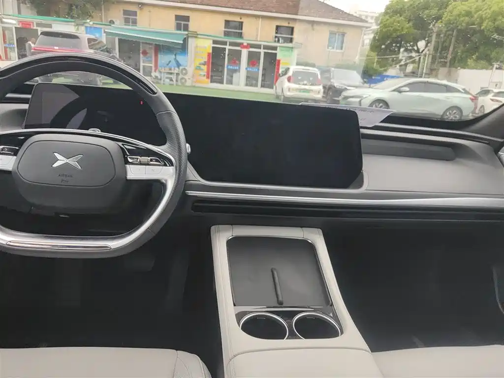 Xpeng P7 2024 model P7i 550 Pro купить на сайте DeffCars