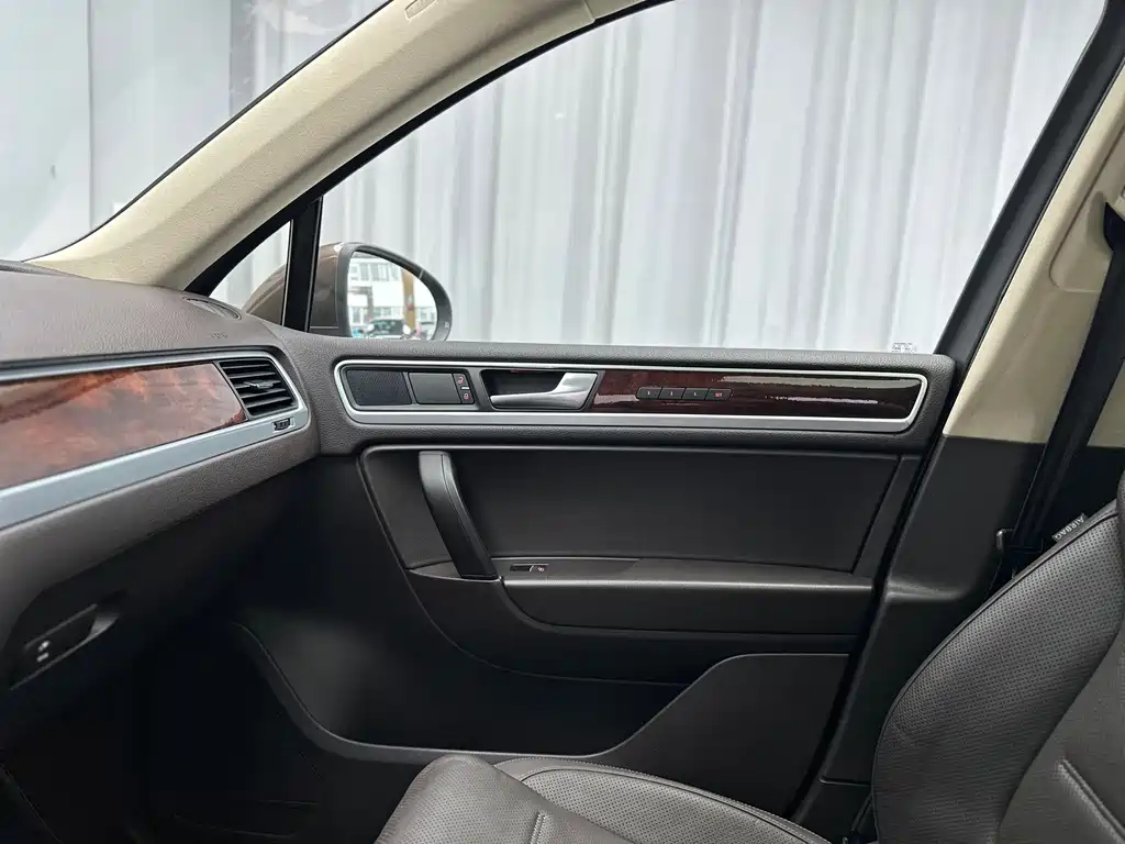 Touareg 2011 3.0TSI high configuration купить на сайте DeffCars