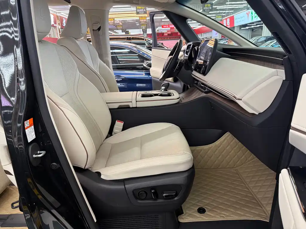Lexus LM 2023 500h six-seater premium version купить на сайте DeffCars