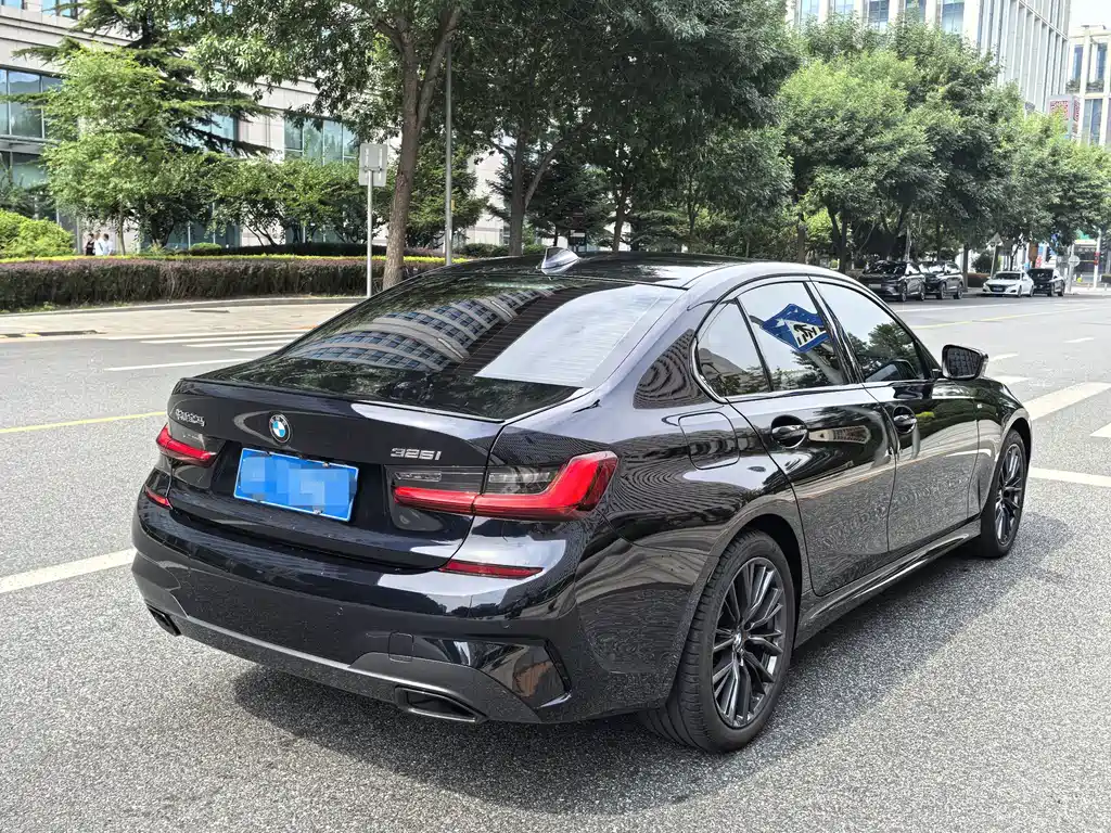 BMW 3 Series 2022 325i M Sports Night Package купить на сайте DeffCars
