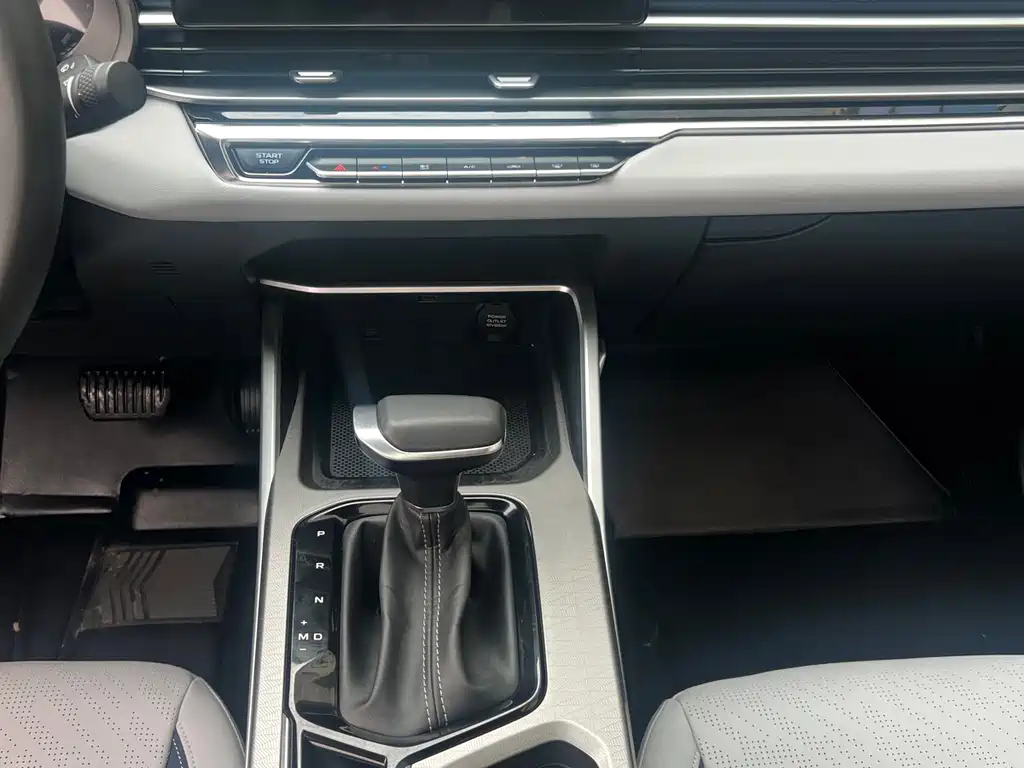 Emgrand 2022 4th generation 1.5L CVT flagship model купить на сайте DeffCars