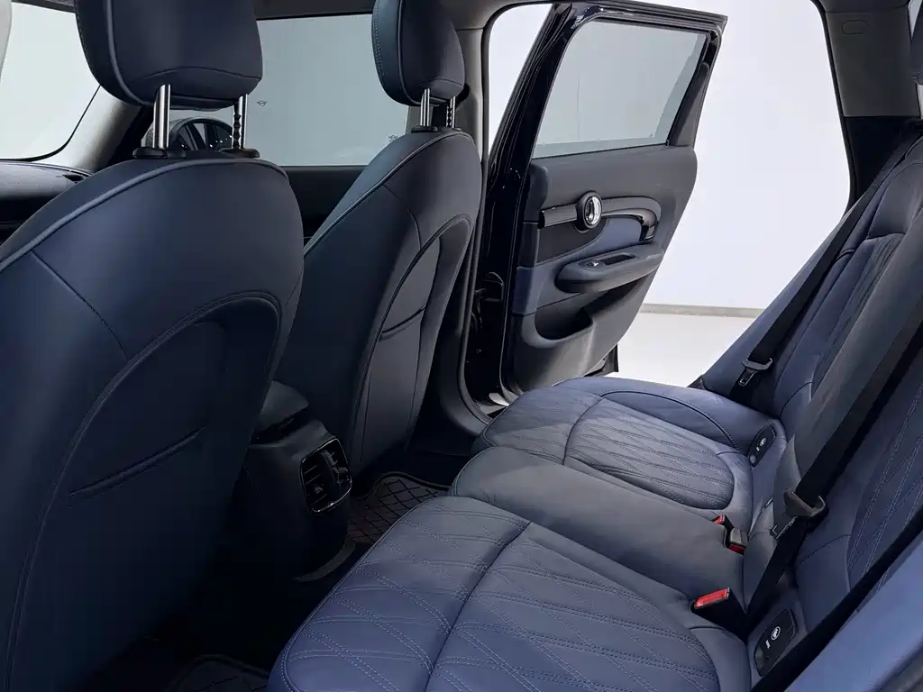 MINI CLUBMAN 2022 facelift 1.5T COOPER connoisseur купить на сайте DeffCars