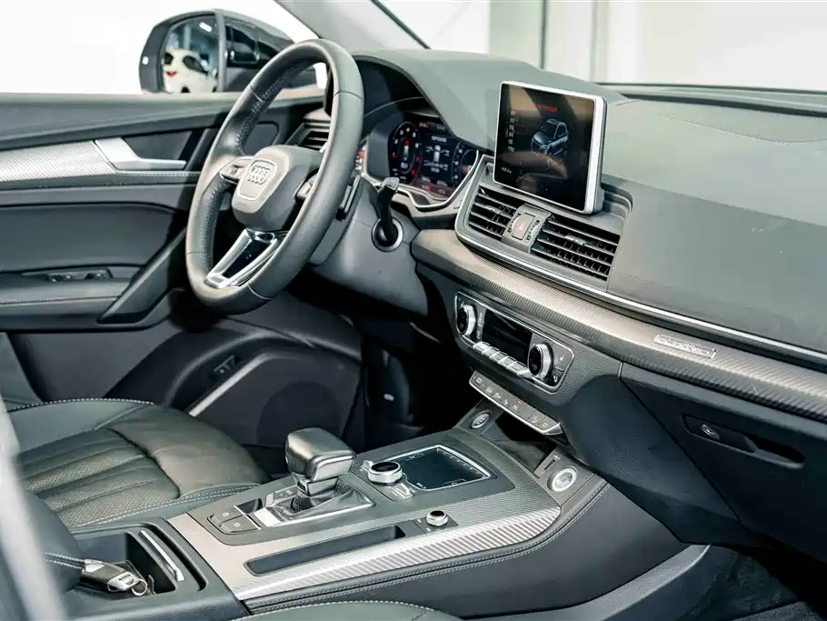 Audi Q5L 2020 45 TFSI exclusive fashion model купить на сайте DeffCars