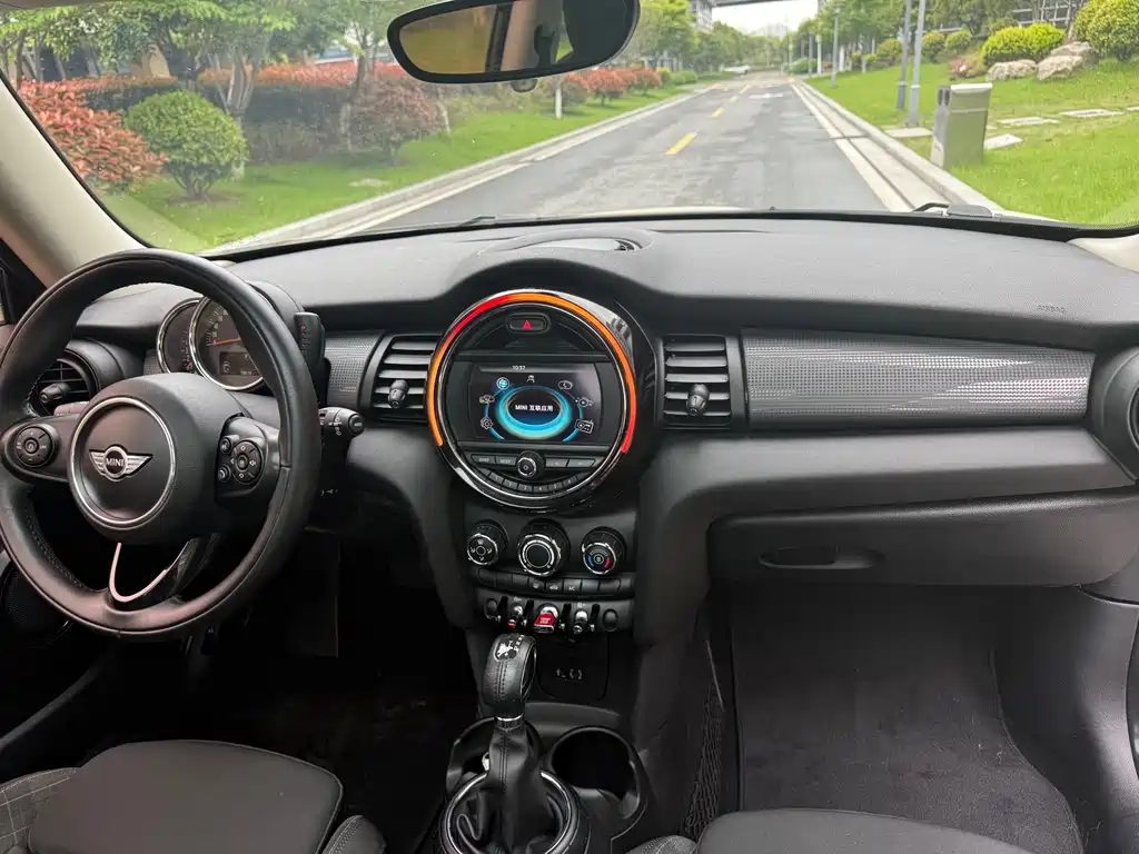 MINI 2016 1.5T COOPER купить на сайте DeffCars